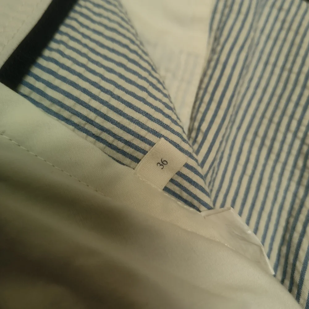 J.Crew Factory shorts men size 36 blue/white stripes 100% cotton vacation casual